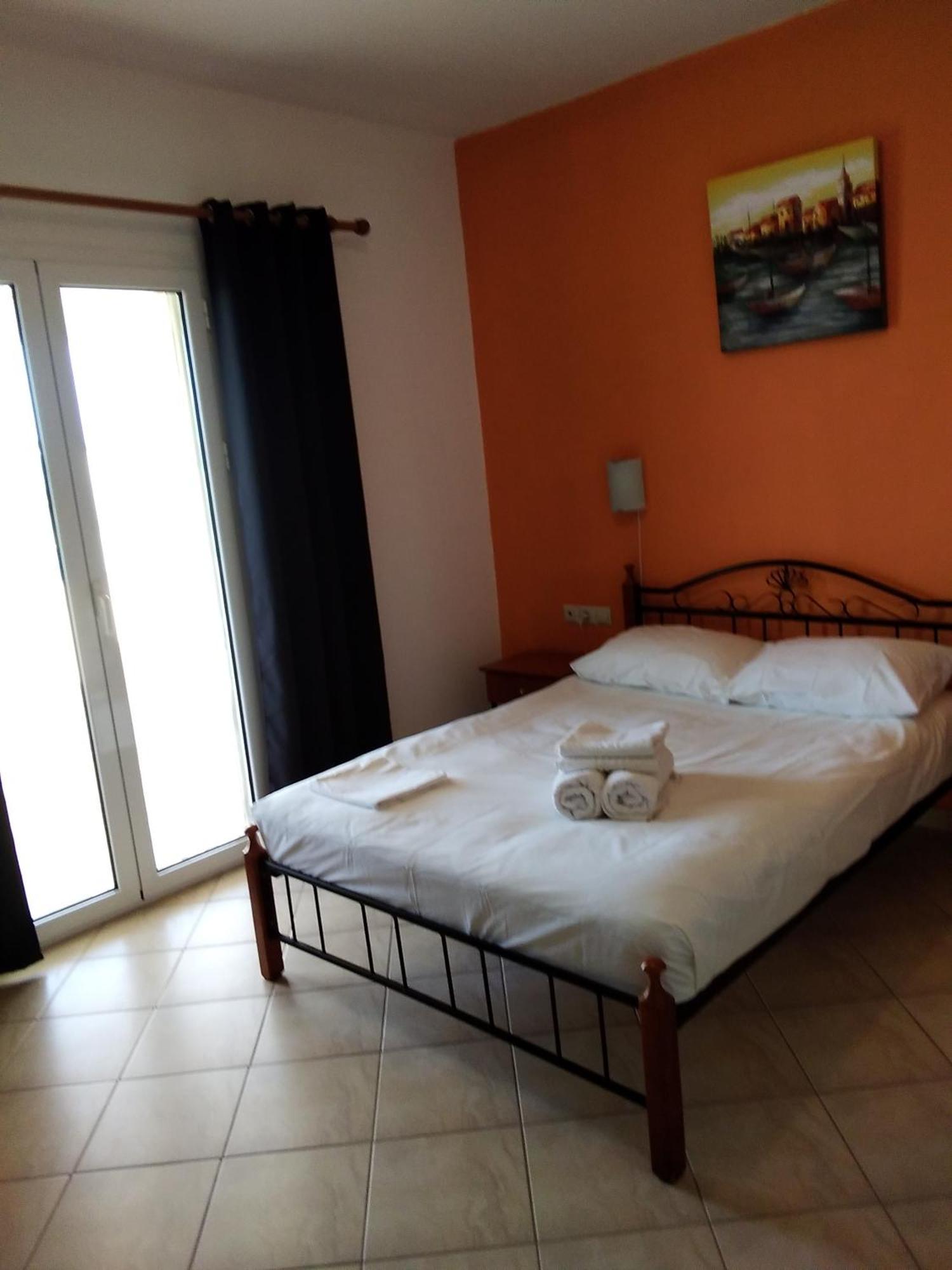 Emmanouil Apartment Kalamos  Екстериор снимка
